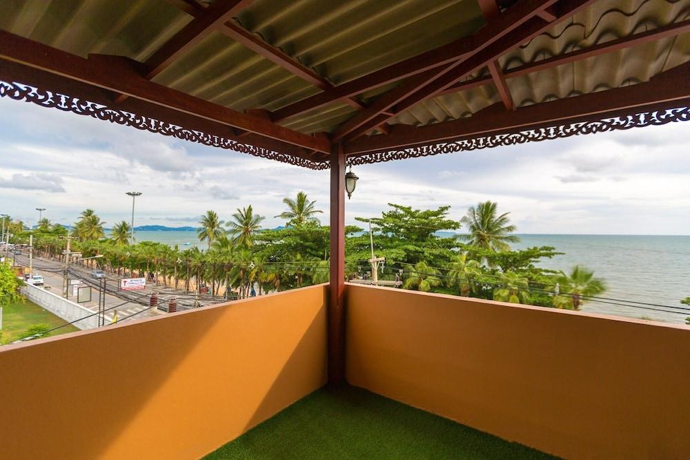 Marina Jomtien Beach Exterior photo